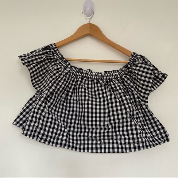 Aritzia Tops - Aritzia Wilfred gingham off the shoulder cropped top